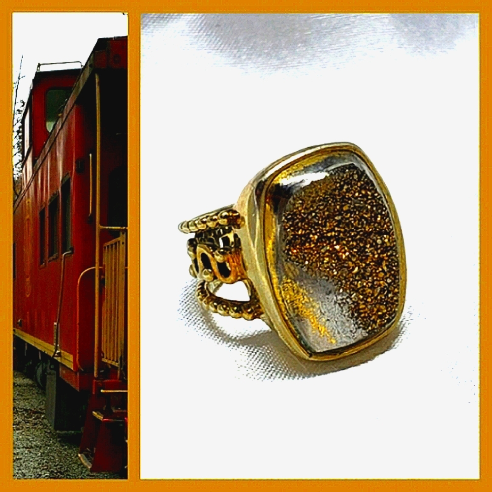 Vintage Druzy Gold Quartz .925 w/Gold Overlay Size 7. Proceeds to Kitty Rescue..